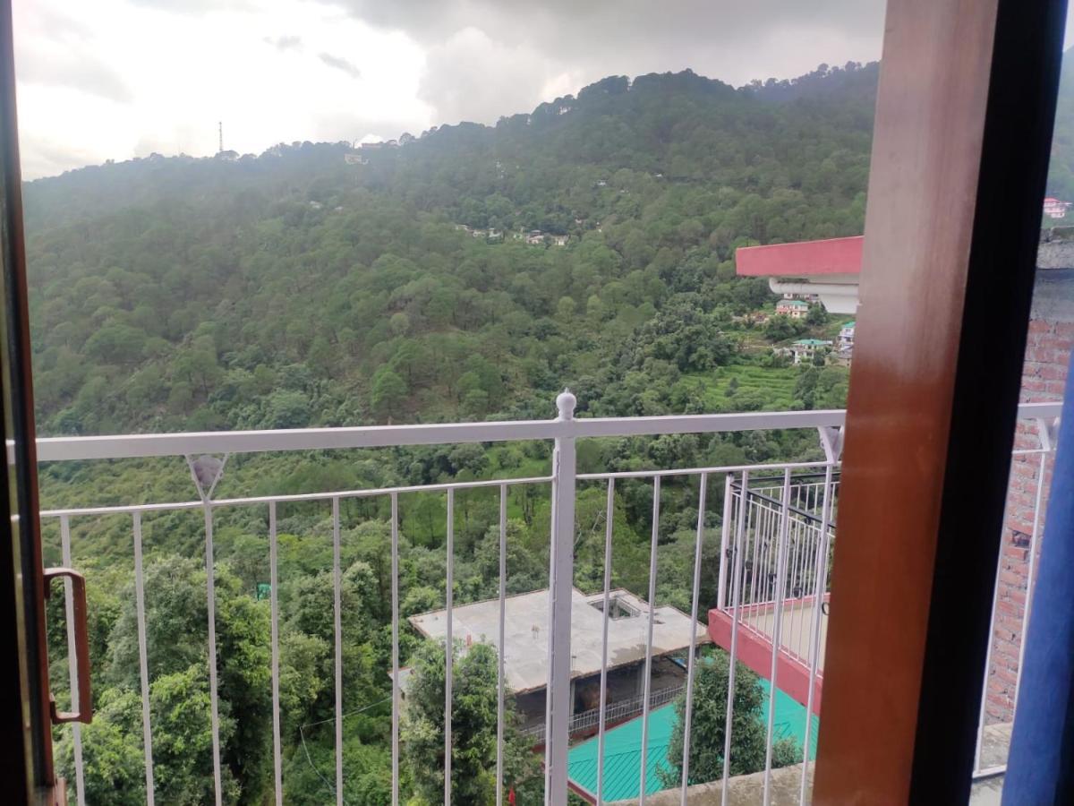 Hotel Amandeep Дармсала Экстерьер фото